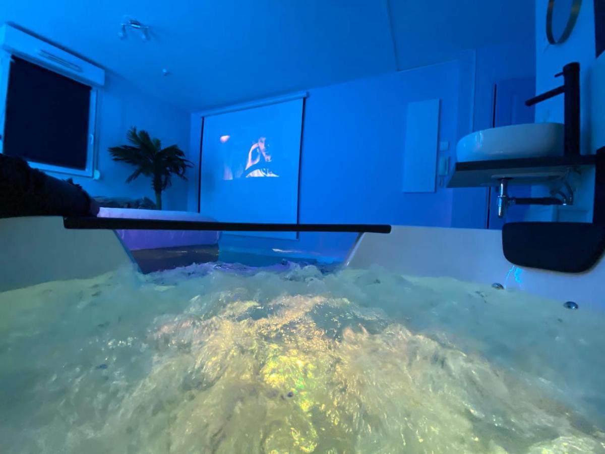 Capsule Miami Vice - Jacuzzi - Billard - Ecran Cinema & Netflix - Ping-Pong - Nintendo & Jeux- Liévin Exterior foto