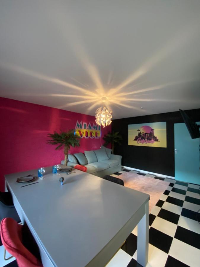 Capsule Miami Vice - Jacuzzi - Billard - Ecran Cinema & Netflix - Ping-Pong - Nintendo & Jeux- Liévin Exterior foto