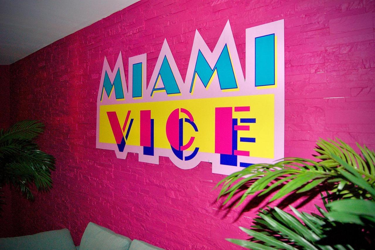 Capsule Miami Vice - Jacuzzi - Billard - Ecran Cinema & Netflix - Ping-Pong - Nintendo & Jeux- Liévin Exterior foto