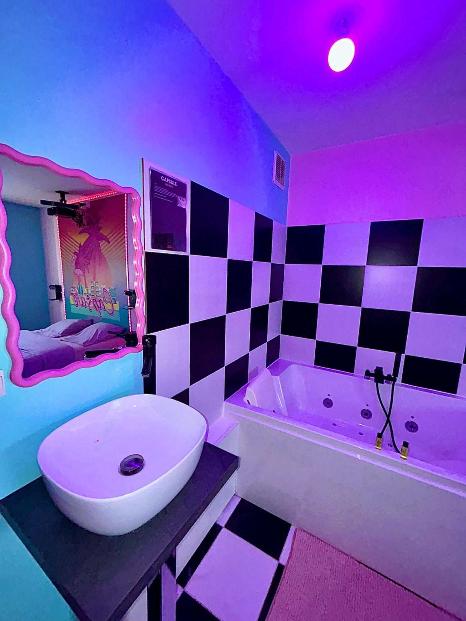 Capsule Miami Vice - Jacuzzi - Billard - Ecran Cinema & Netflix - Ping-Pong - Nintendo & Jeux- Liévin Exterior foto